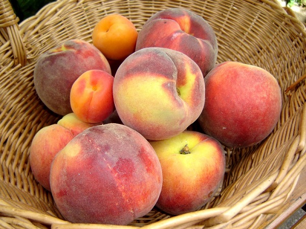 Peaches in a basket - energy boosters