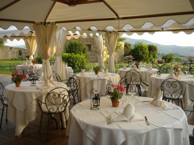 Tenuta Fattoria Vecchia - house in Tuscany, Italy-\tuscany Healing Retreat eating outdoors
